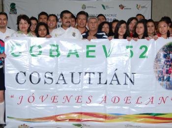 Plantel 52 de Cosautlán recibe mobiliario y equipo 