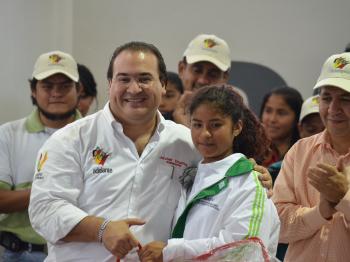Reconoce Javier Duarte el Talento Cobaev