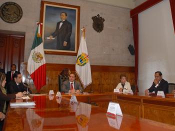 Veracruz va hacia adelante en materia educativa: Javier Duarte