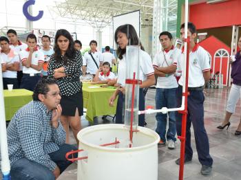 Exponen experimentos de física