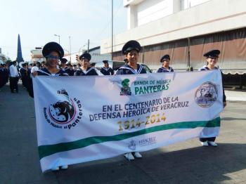 Panteras Marching Band cierra Desfile