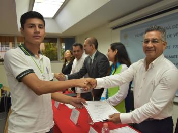 ALUMNOS DEL COBAEV, ENTRE LOS MEJORES DE VERACRUZ