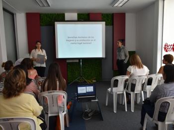 SE LLEVA A CABO EL CURSO “DERECHOS HUMANOS DE LAS MUJERES”