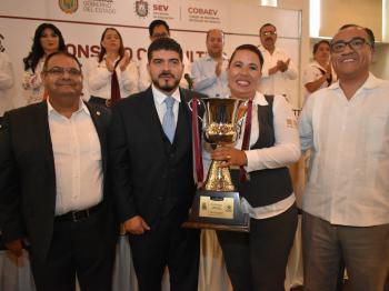 SECRETARIO DE EDUCACIÓN ENTREGA LA COPA BENITO JUÁREZ GARCÍA A LA ZONA VI