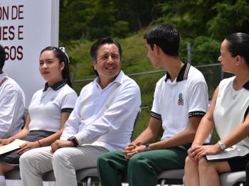 GOBERNADOR DE VERACRUZ INAUGURA INSTALACIONES DEL PLANTEL 52