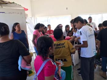 ALUMNOS DEL COBAEV LLEVAN ALEGRÍA A NIÑOS DE SUS COMUNIDADES