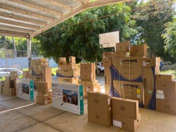 ENTREGA DE EQUIPAMIENTO ESCOLAR A PLANTELES DE LA ZONA IV 