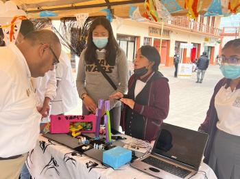 COBAEV 58 DE PEROTE REALIZA EXPO FERIA