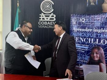 COBAEV FIRMA CONVENIO CON IQ ENGLISH XALAPA