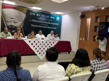 PRESENTAN EL LIBRO LA EDUCACIÓN MEDIA SUPERIOR ANTE LA NUEVA ESCUELA MEXICANA EN MINATITLÁN