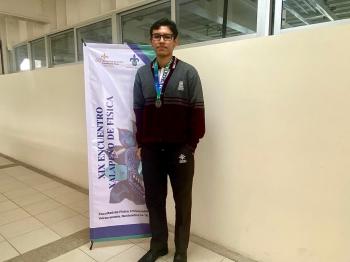 RECONOCIMIENTO A ALUMNOS DEL COBAEV POR RESULTADOS EN OLIMPIADA