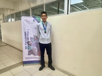 RECONOCIMIENTO A ALUMNOS DEL COBAEV POR RESULTADOS EN OLIMPIADA