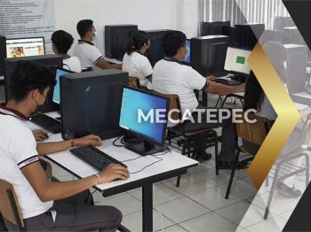 INSTALAN 17 EQUIPOS DE CÓMPUTO EN LA ZONA III