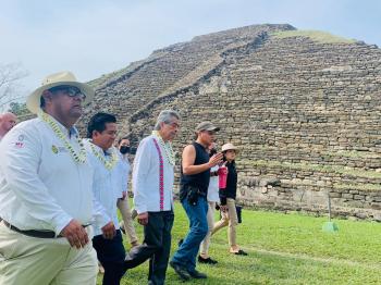 COBAEV PRESENTA LIBRO SOBRE EDUCACIÓN MEDIA SUPERIOR ANTE LA NUEVA ESCUELA MEXICANA, EN PAPANTLA