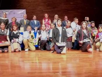 ALUMNAS DEL COBAEV GANAN PRIMER LUGAR EN CONCURSOS NACIONALES DE LECTURA Y ENSAYO