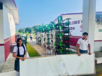 PLANTEL 63 DE ALVARADO RECIBE NUEVO MOBILIARIO ESCOLAR
