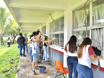 PLANTEL 50 VERACRUZ REALIZA JORNADA DE LIMPIEZA