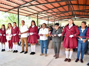 TITULAR DEL COBAEV INAUGURA OBRAS EN EL PLANTEL DE PUEBLO VIEJO