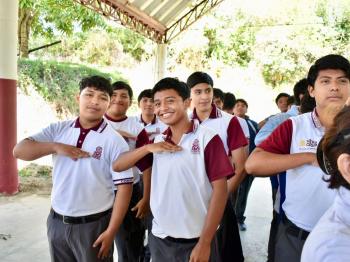 TITULAR DEL COBAEV INAUGURA OBRAS EN EL PLANTEL DE PUEBLO VIEJO