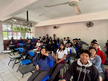 TITULAR DEL COBAEV INAUGURA OBRAS EN EL PLANTEL DE PUEBLO VIEJO